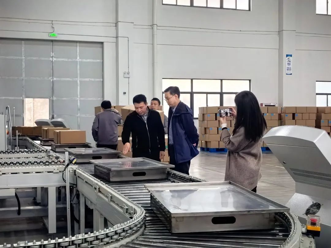 Damos una calurosa bienvenida al Director Li Jincun y a su delegación del Instituto Beizi para que visiten nuestra empresa para inspección e intercambio.